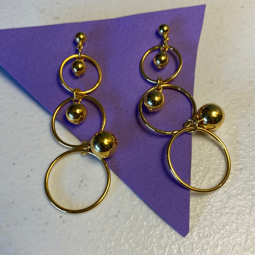 Avon Gold Tone Dangle Pierced Earrings